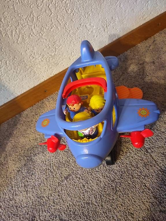 Giocattoli: Flugzeug mit 3 Spielfiguren – Usato da Gähwil venduto da Lisa123456789 1
