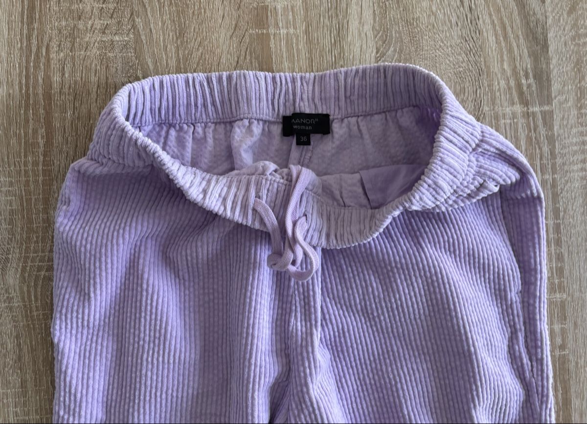 Pantaloni: Hose lila Gr 36 – Usato da Ebikon venduto da Regipe 2