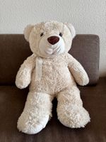 Teddybär mit Schlaufe