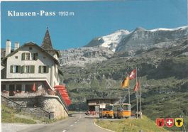 Postautos am Klausenpass