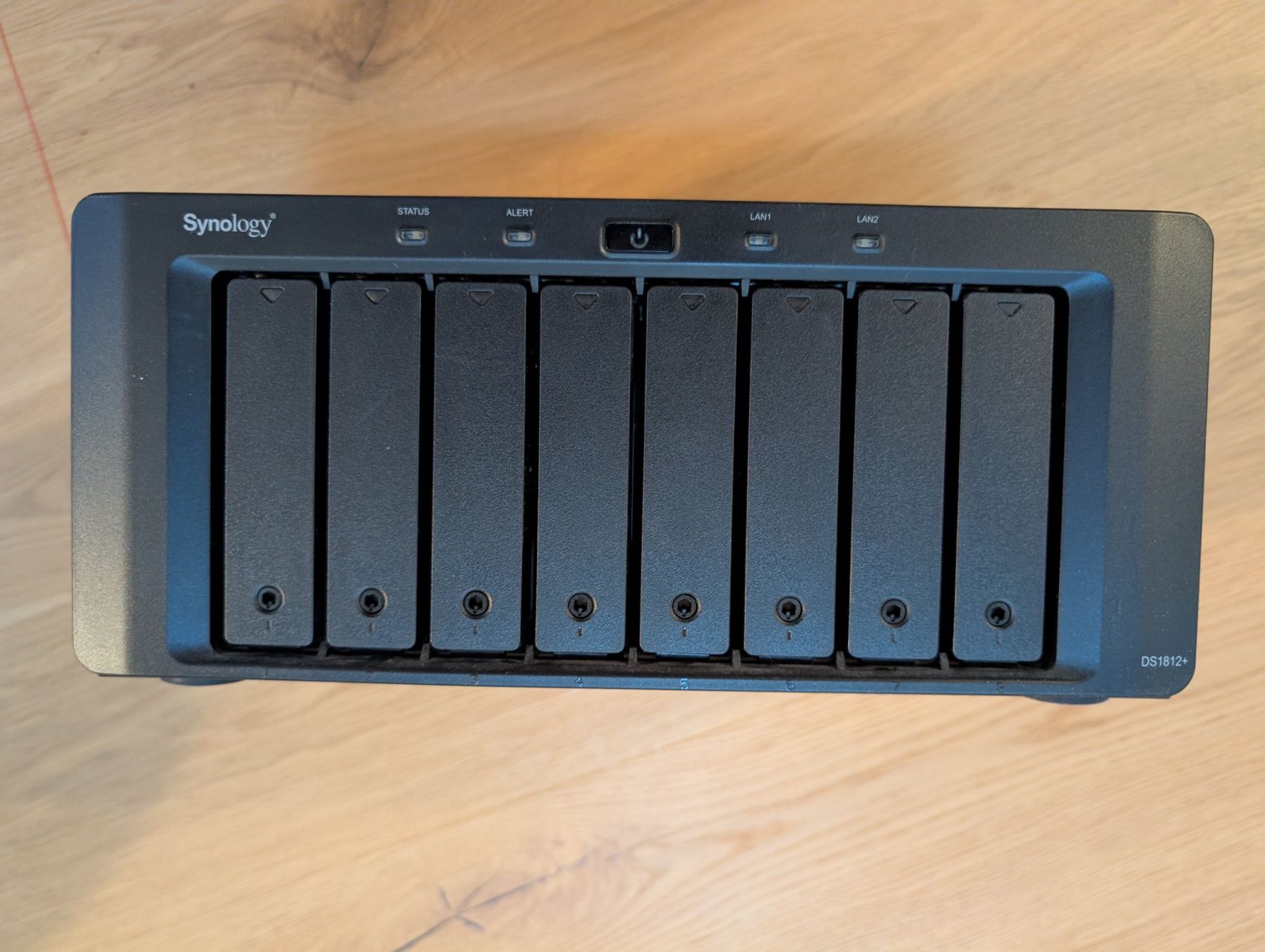 Synology Server: NAS Server Synology DS1812+ 8-Bay – Usato da Schleinikon venduto da Cylander5