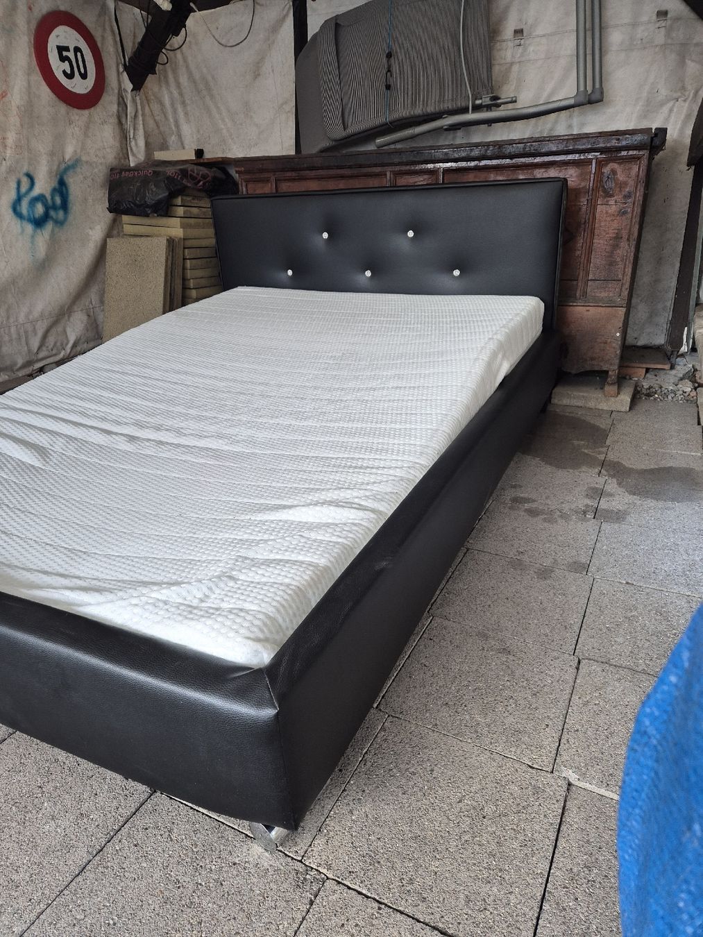 Letti: Bett mit rost und mattratze – Usato da kloten venduto da eismeister33