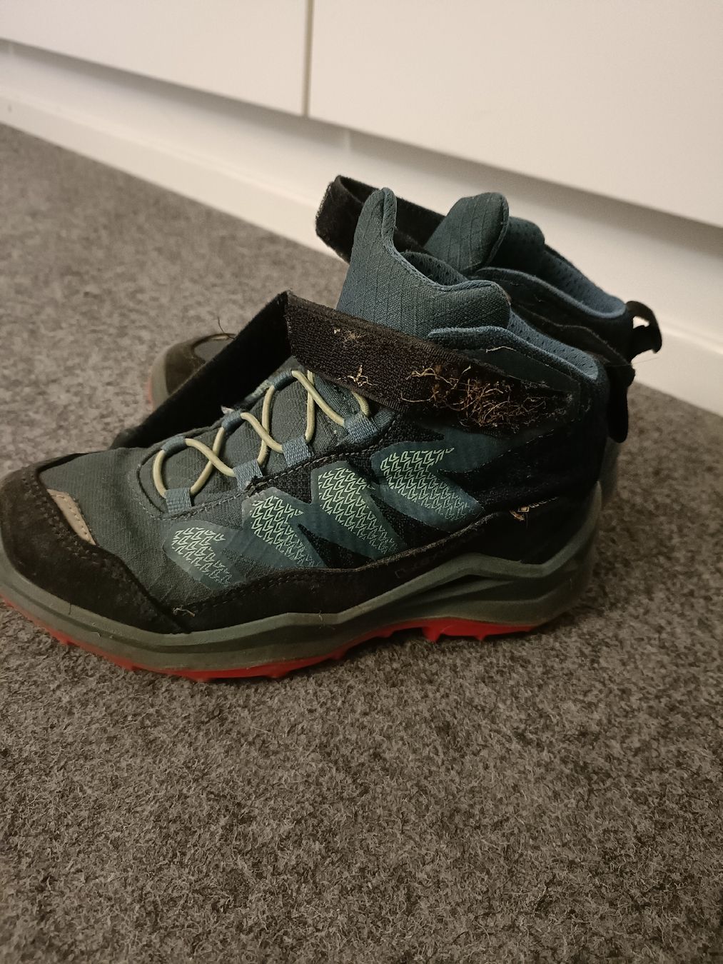 Lowa Scarpe per ragazzi: Kinderschuhe Lowa Grösse 28  – Usato da Bergdietikon venduto da Bico01