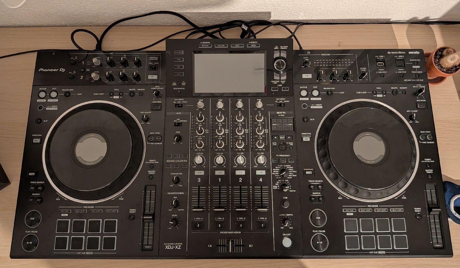 Pioneer Platines de mixage: XDJ-XZ inkl. Decksaver & Case – Neuf (Voir description) à Oberrohrdorf par yansei 1