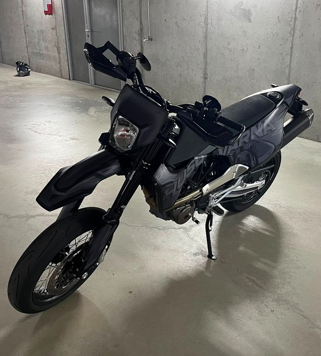Husqvarna Strasse: Husqvarna 701 Supermoto – Neu (gemäss Beschreibung) aus Fällanden von Krisch187 2