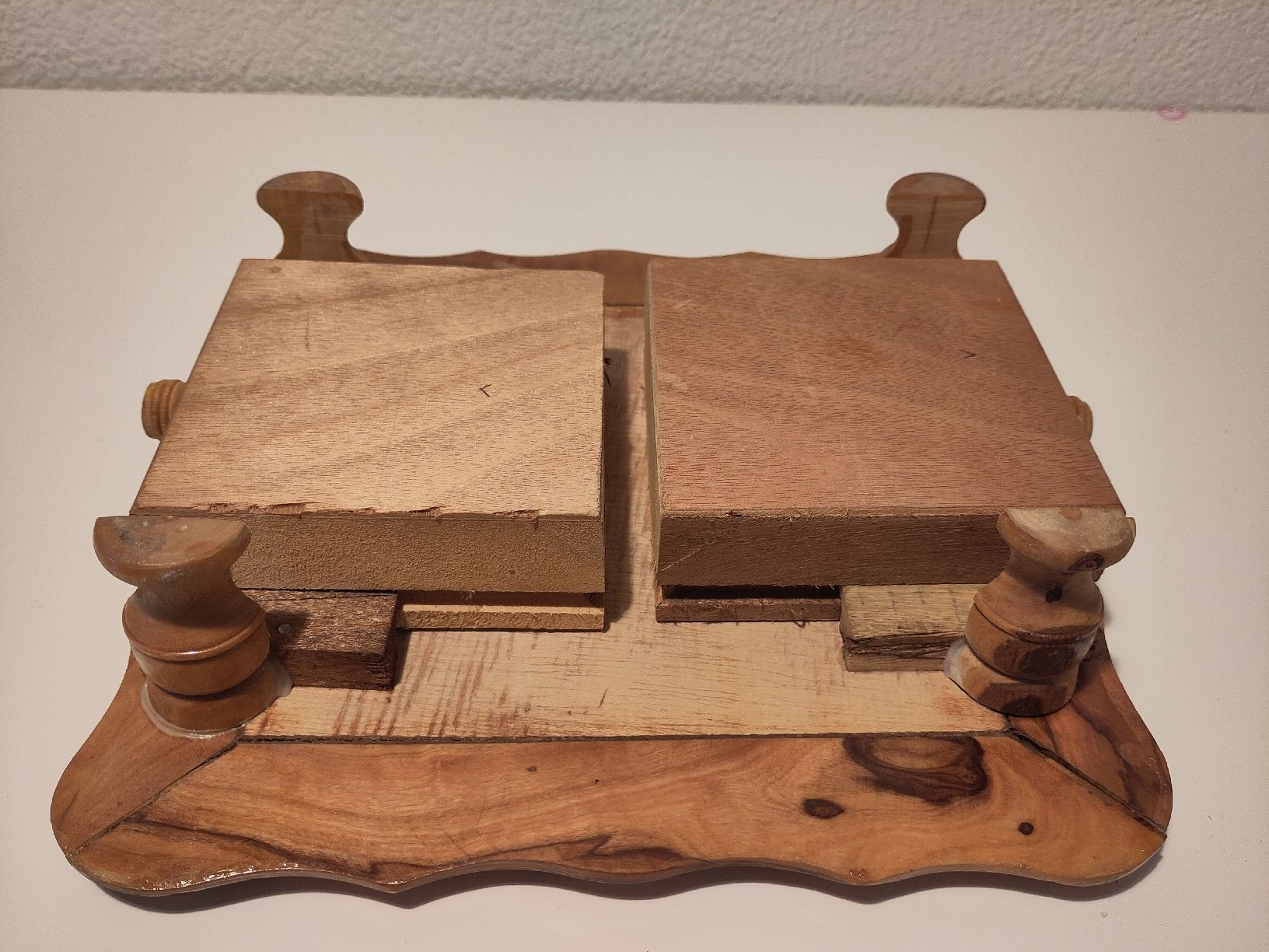Giochi: Schachbrett aus Olivenholz – Nuovo (secondo la descrizione) da Zürich venduto da ili_jzy7 5
