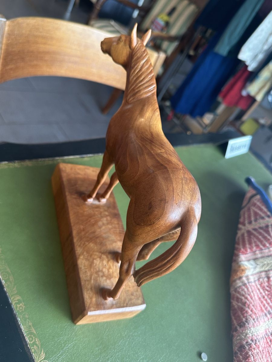 Articoli in legno: älteres Holzpferd – Usato da Aarburg venduto da Yula24 7