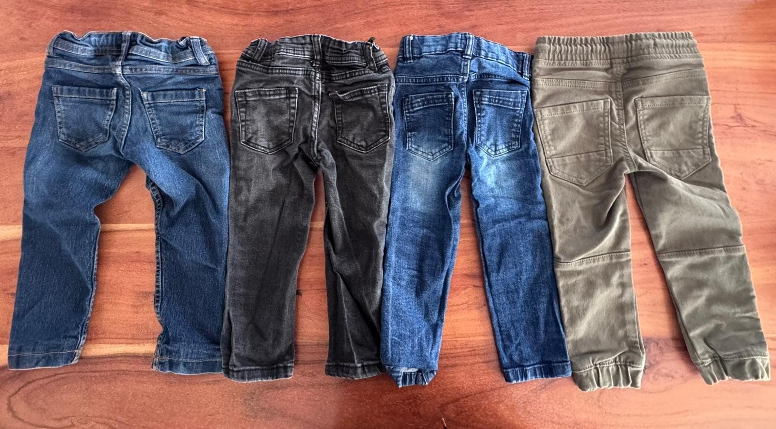 Pantaloni: Jeanshosen Kleinkind Gr. 92 – Usato da Rapperswil BE venduto da charlie4550 2