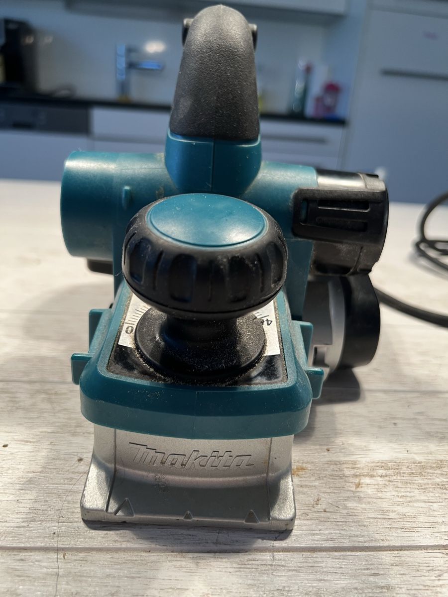 Makita Toutes les machines: Makita KP 0810C – D'occasion à Huttwil par luk_9tdh 2