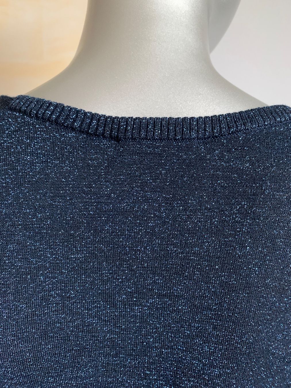 Akris Maglioni & Felpe: AKRIS: Neuer blauer Pullover mit Glitter-Effekt, 34 – Nuovo (secondo la descrizione) da Luzern venduto da paulablue 4