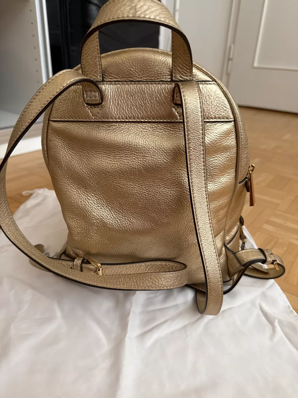 Michael Kors Zaini: Michael Kors Rucksack goldfarben – Usato da St.Gallen venduto da ebe_976r 3