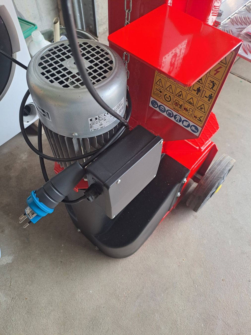 Tutte le macchine: Holzspalter 8.5 Ton – Usato da Grossdietwil venduto da Appaloosa 2