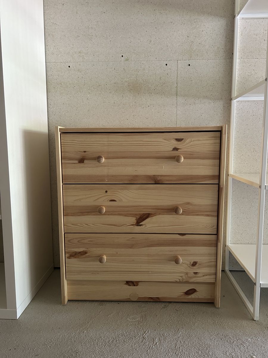 Commodes: Commode en pin  – D'occasion à Villeret par sal_j758