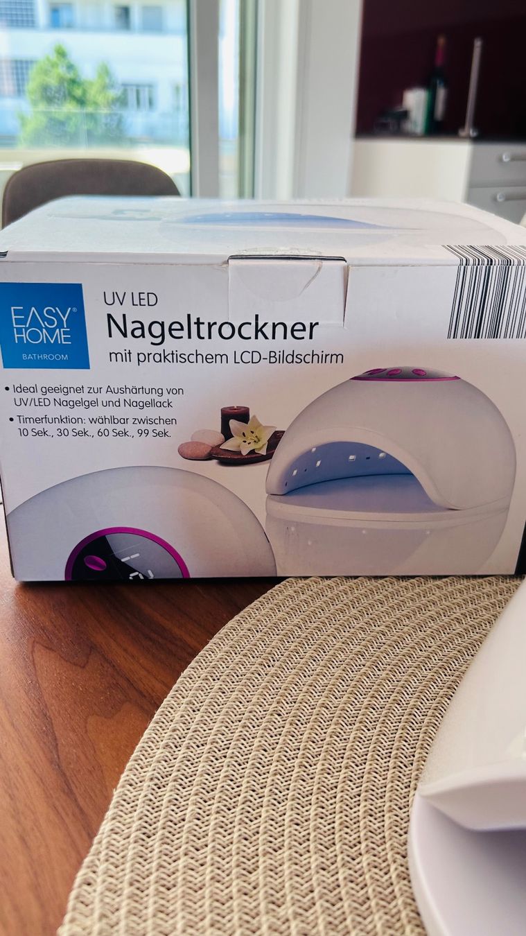 Lampade: UV/LED Nageltrockner – Usato da Zürich venduto da HelenaS. 2
