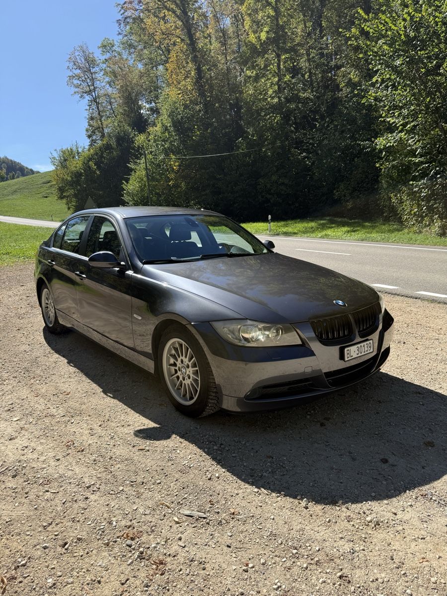 BMW Autos: BMW E90 325xi Handschalter – D'occasion à Arboldswil par Jaromunimog