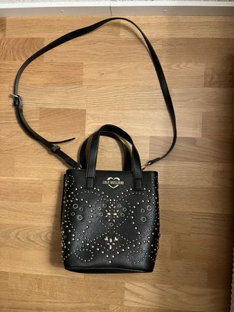 Love Moschino Nieten-Tasche, schwarz, neuwertig!