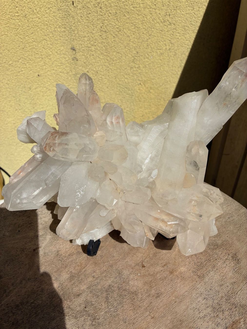 Minéraux & Lithothérapie: Bergkristall-Gruppe kg 3,9 – D'occasion à Savosa par Fransis