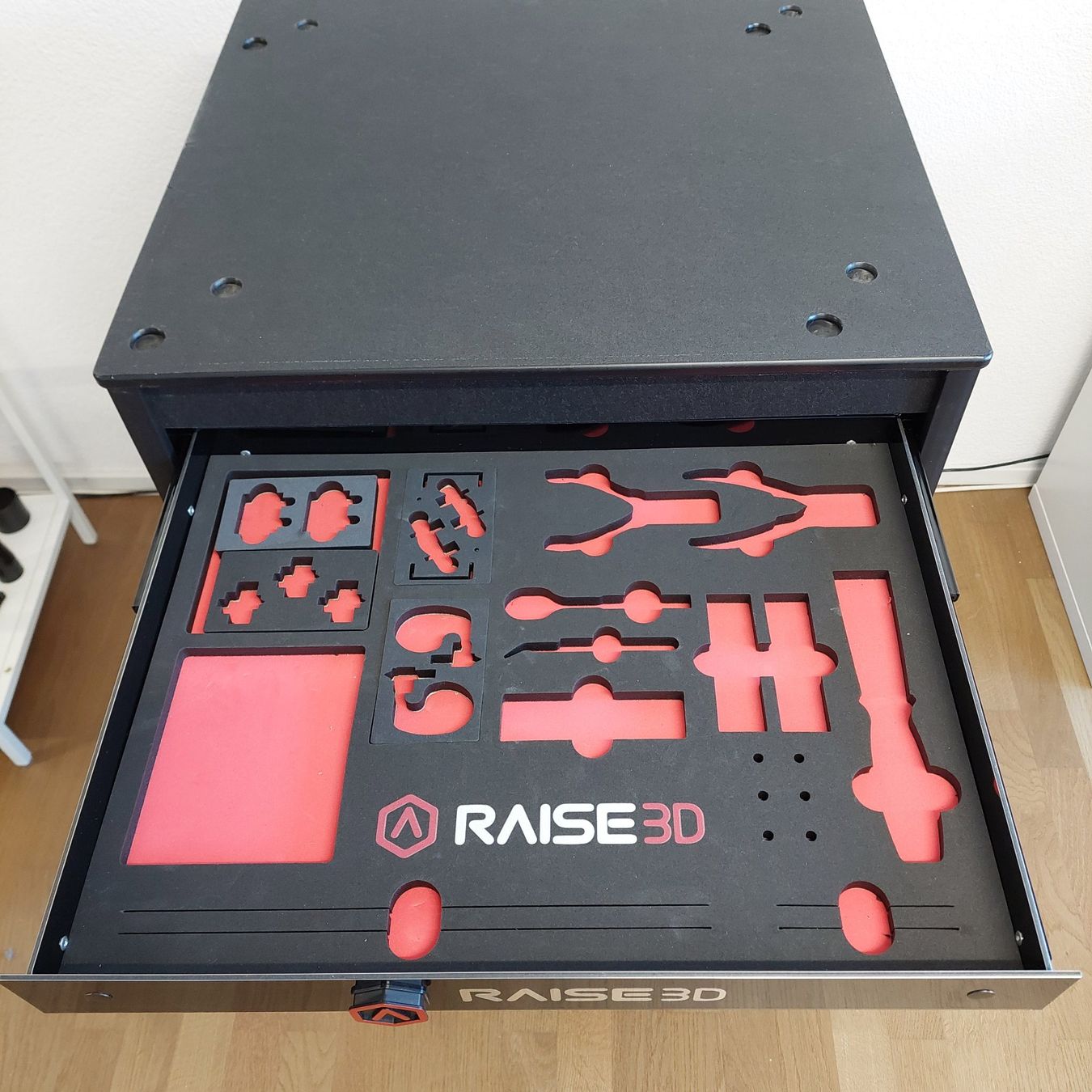 Banconi: Rollwagen für Raise3D 3D-Drucker – Usato da Aesch ZH venduto da dim3nsions 2