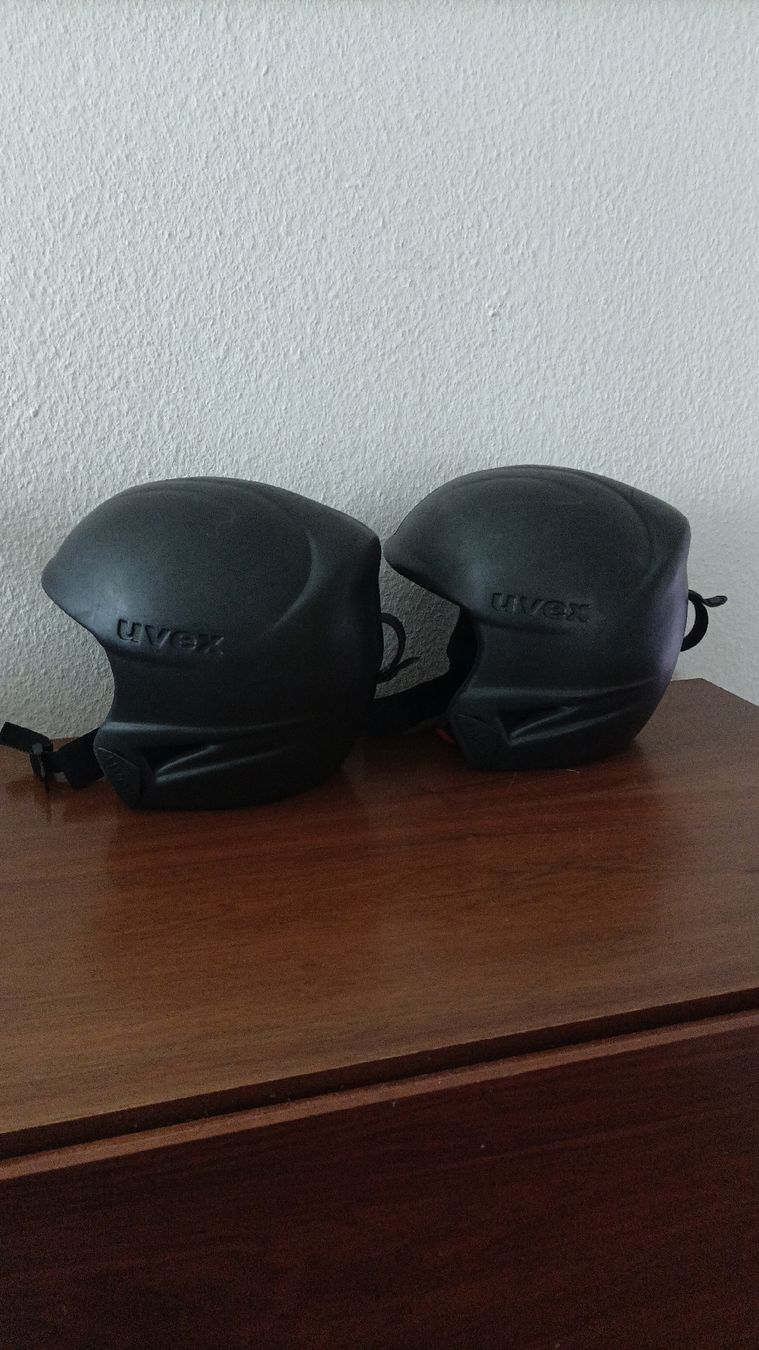 Uvex Caschi: 2 Uvex Skihelme, schwarz, Grösse S – Usato da Binningen venduto da ire_7t9y 1