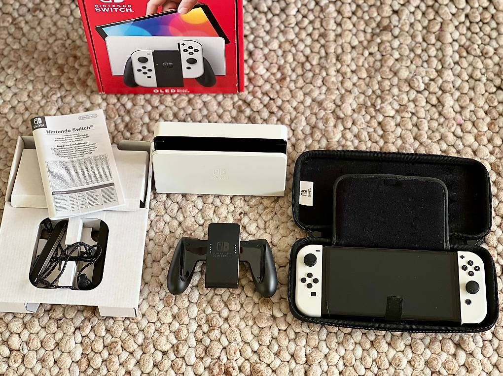Console: Nintendo Switch OLED+ 3 Spiele + Zubehör – Usato da Uster venduto da CDiermayr