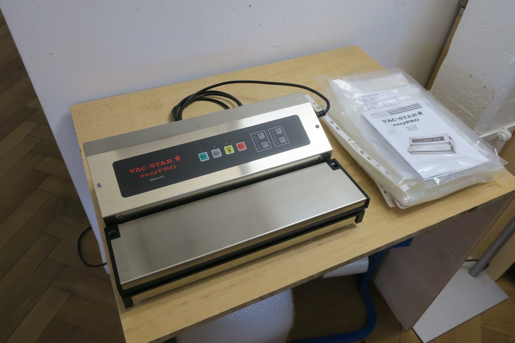 Elettrodomestici da cucina: Vakuumgerät easyPRO mit Beuteln NEU – Nuovo (secondo la descrizione) da Turbenthal venduto da rh11