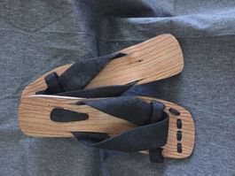 Sandalen / Flip-Flops in Holzoptik (in Ägypten gekauft) – 41