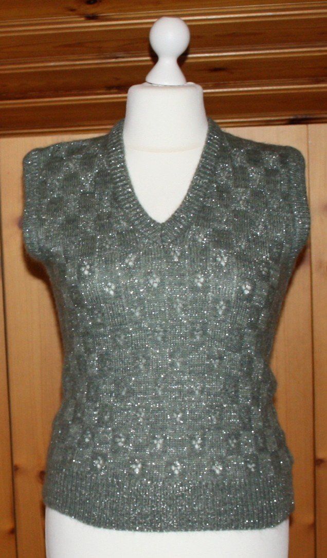 Maglioni & Felpe: Pullunder CHIWITT salbei-silber Gr. 38 – Usato da Flüelen venduto da Diversicum-Textil