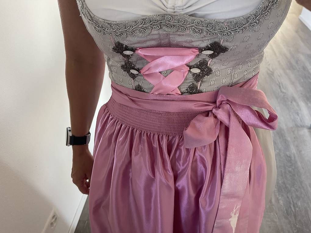 Vestiti: Elegantes Dirndl in Grau & Rosa inkl. Bluse – Usato da Oberwil-Lieli venduto da nsm_k7qc