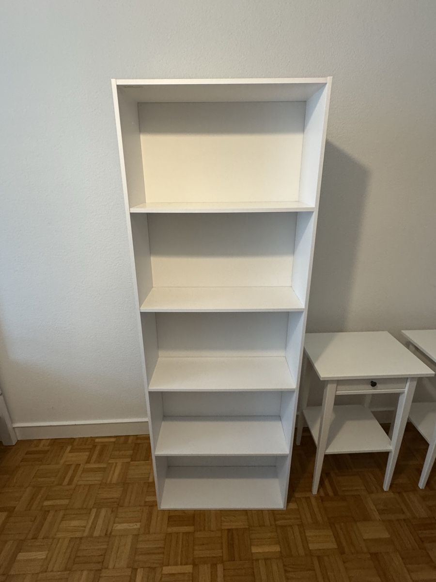 Scaffali: White Bookshelf 5 Shelves Good Condition – Usato da Neuchâtel venduto da ami_fl7g