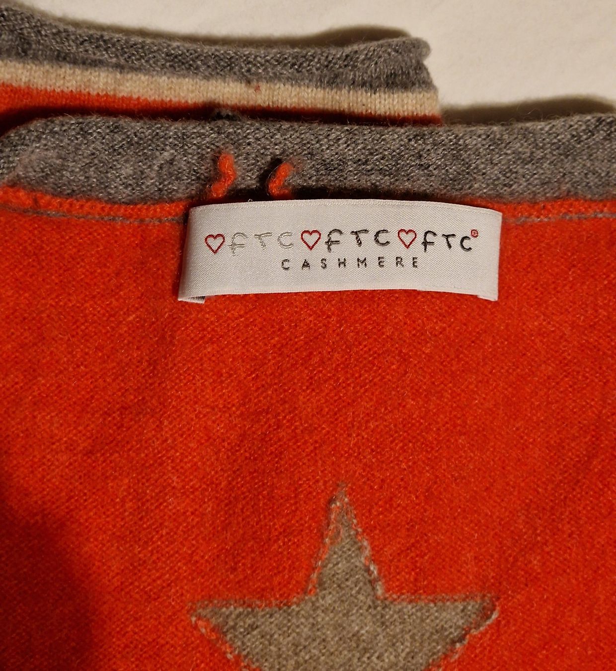 FTC Maglioni & Felpe: Damen Pullover, FTC Cashmere, Orange mit Sternen, Top! – Usato da Münchenstein venduto da strolch001 2