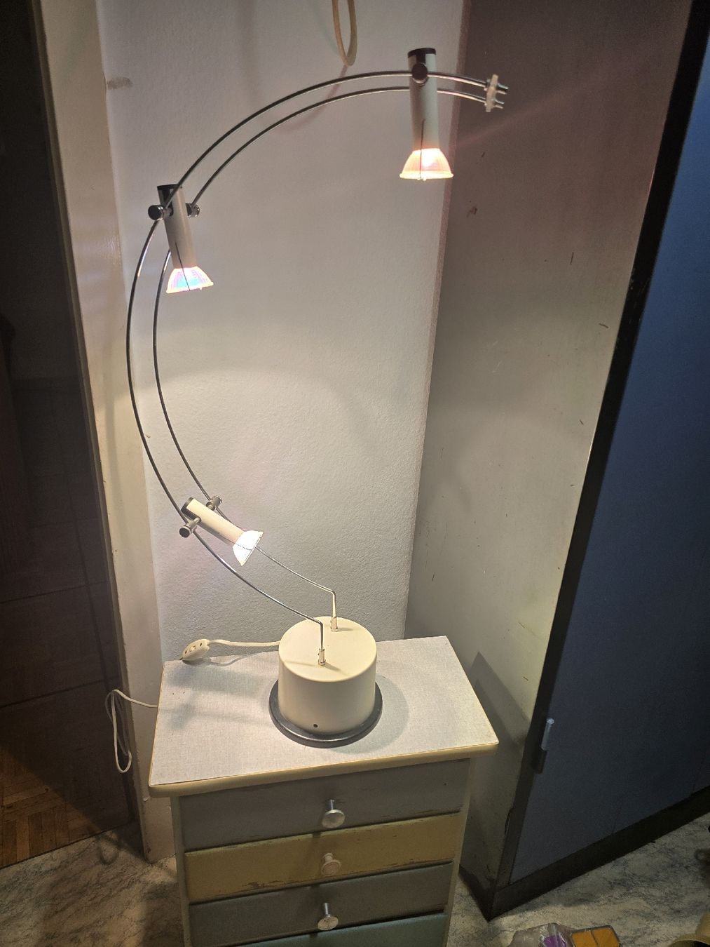 Lampade: Super coole halogen Lampe – Usato da Biel/Bienne venduto da alexriveros2 4