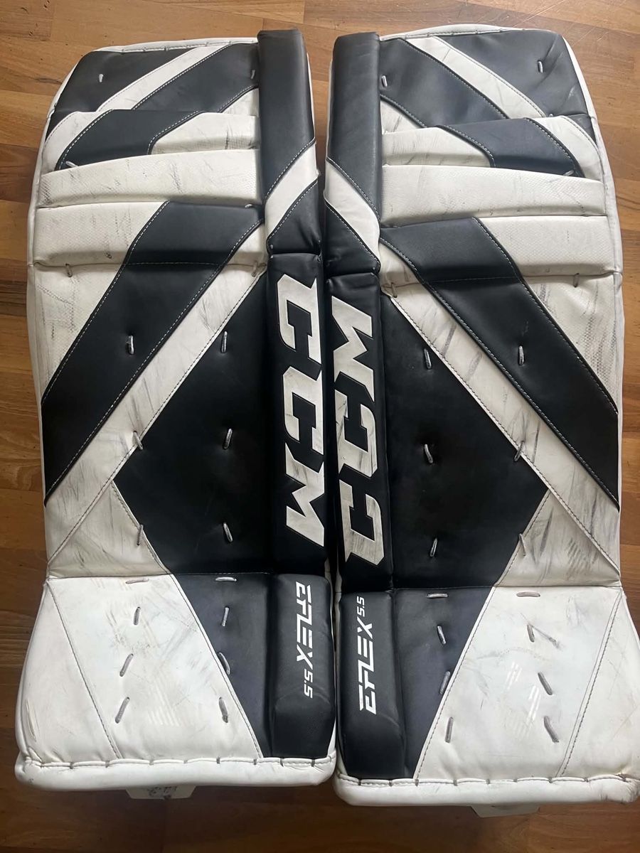 Ccm Schutz & Schoner: CCM eflex 5.5 pads  – Gebraucht aus Sierre von Rouvinez-vich