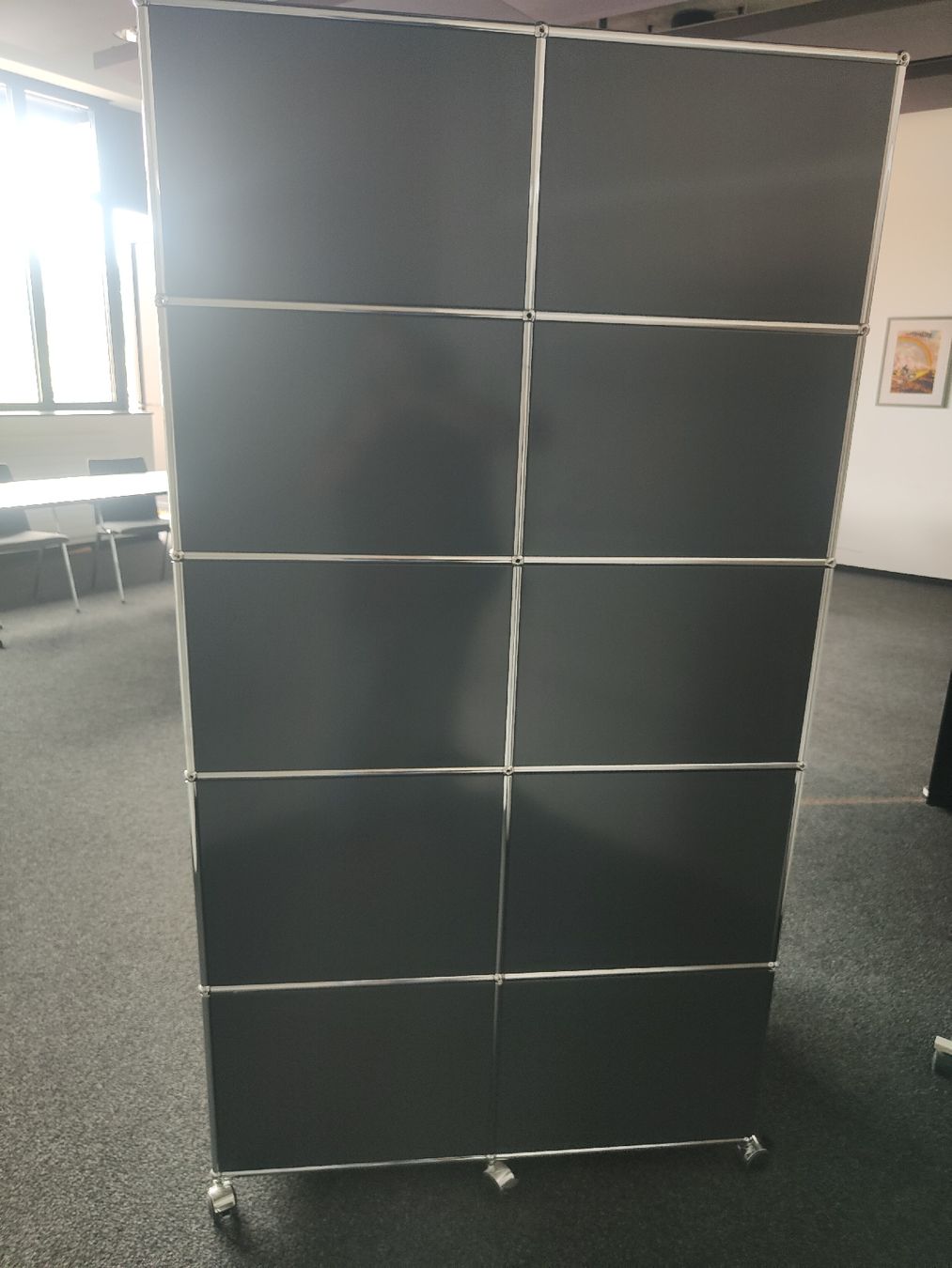 USM Scaffali: USM Haller Roll-Regal Anthrazit Glas mit  2 Schlüssel – Usato da Ehrendingen venduto da Axe31 5