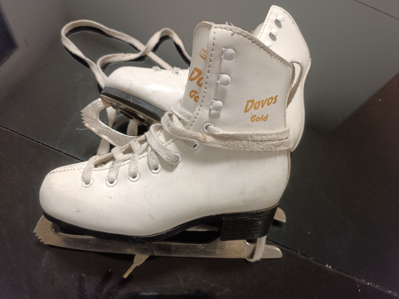 Schlittschuhe: Pattini Davos – Gebraucht aus Bellinzona von JasIvo