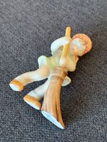 Herend Porzellanfigur Nr. 5835 – Mädchen mit Besen – handbem