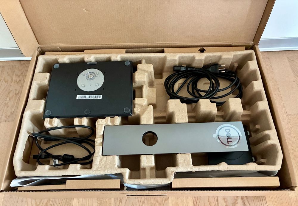 Dell Ecrans: Dell Monitor P2720D, 27", Top Zustand!!! – D'occasion à Zürich par tersus1981 1