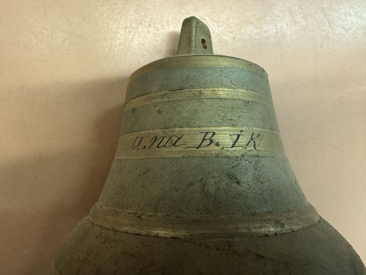 Cloches & sonnailles: Glocke Bronze mit Gravur  – D'occasion à Chur par Meriva0 1