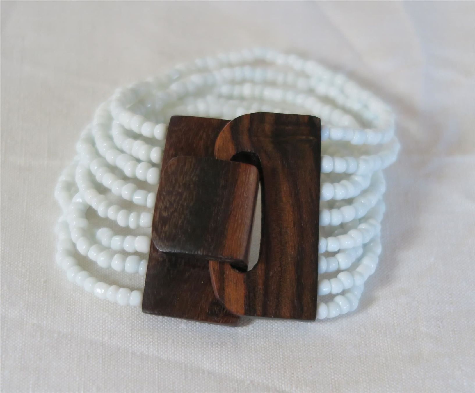 Bracciali & Braccialetti: Armband mit Glasperlen, Holzverschluss. – Usato da Brittnau venduto da marlenestone 4