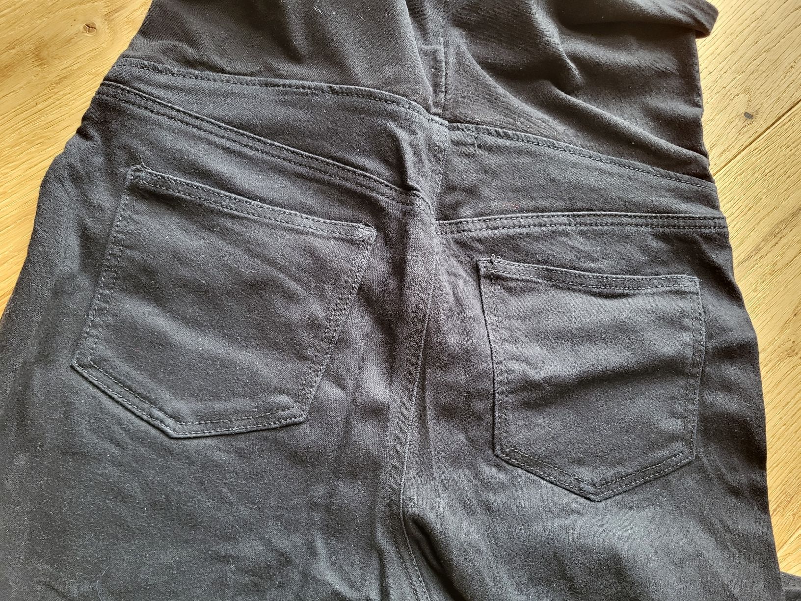 H&M Pantaloni: Schwangerschaftshose S H&M – Usato da Mund venduto da joe_m2w8 4