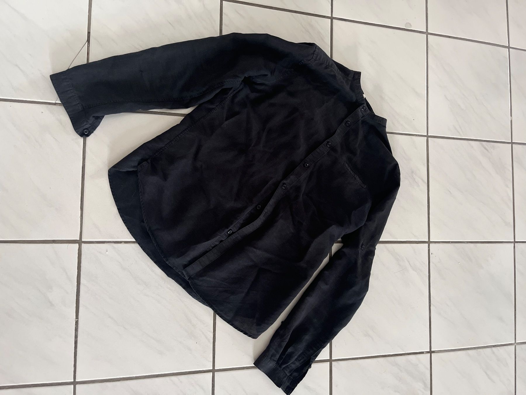 T-shirt: Herren Hemd Schwarz Grösse L – Difettoso da Chiasso venduto da AzenYa