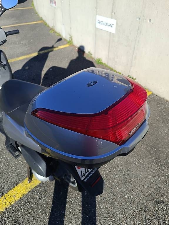 Honda Scooter: Scooter Honda ps125i – Usato da Echandens venduto da rap_n2xr 1