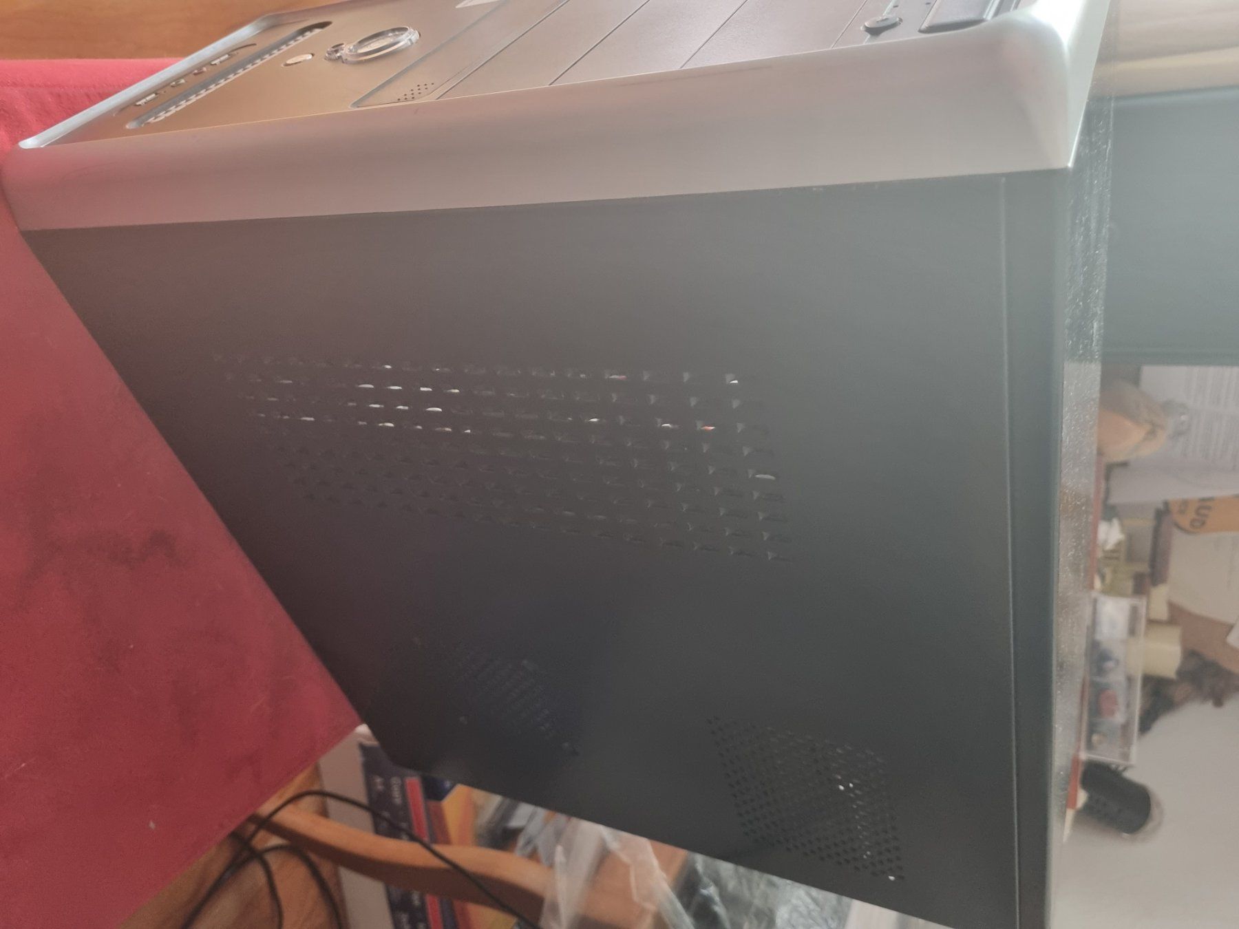 PC: 1 PC TOWER – Usato da Zürich venduto da Sarameier 7