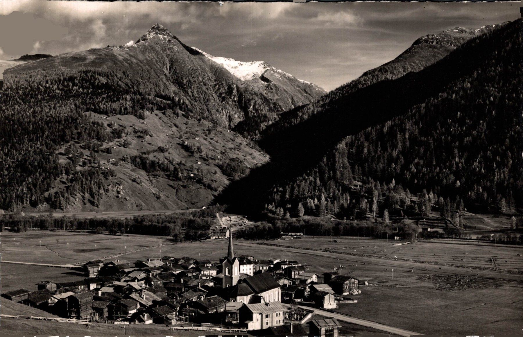 Cartoline postali: Ulrichen mit Blashorn – Usato da Bronschhofen venduto da Astore