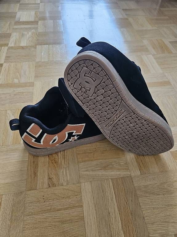 Scarpe da uomo: DC Shoes Court Graffik – Nuovo e nell'imballaggio originale da Baar venduto da aeMPe 2