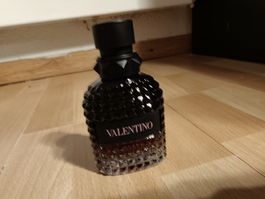 Valentino Born in Roma Intense EdP Intense (50ml) 3/4 voll