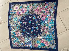 Edler Foulard von V. Pucci, 100% Seide, Blumenmuster