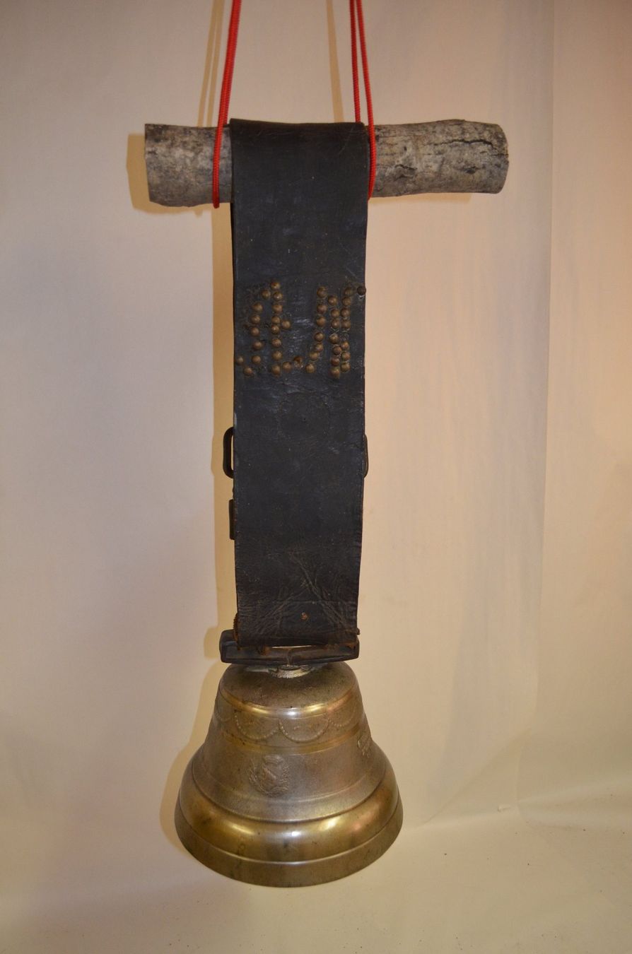 Glocken & Treicheln: Glocke – Gebraucht aus Dallenwil von Fmsarl 1