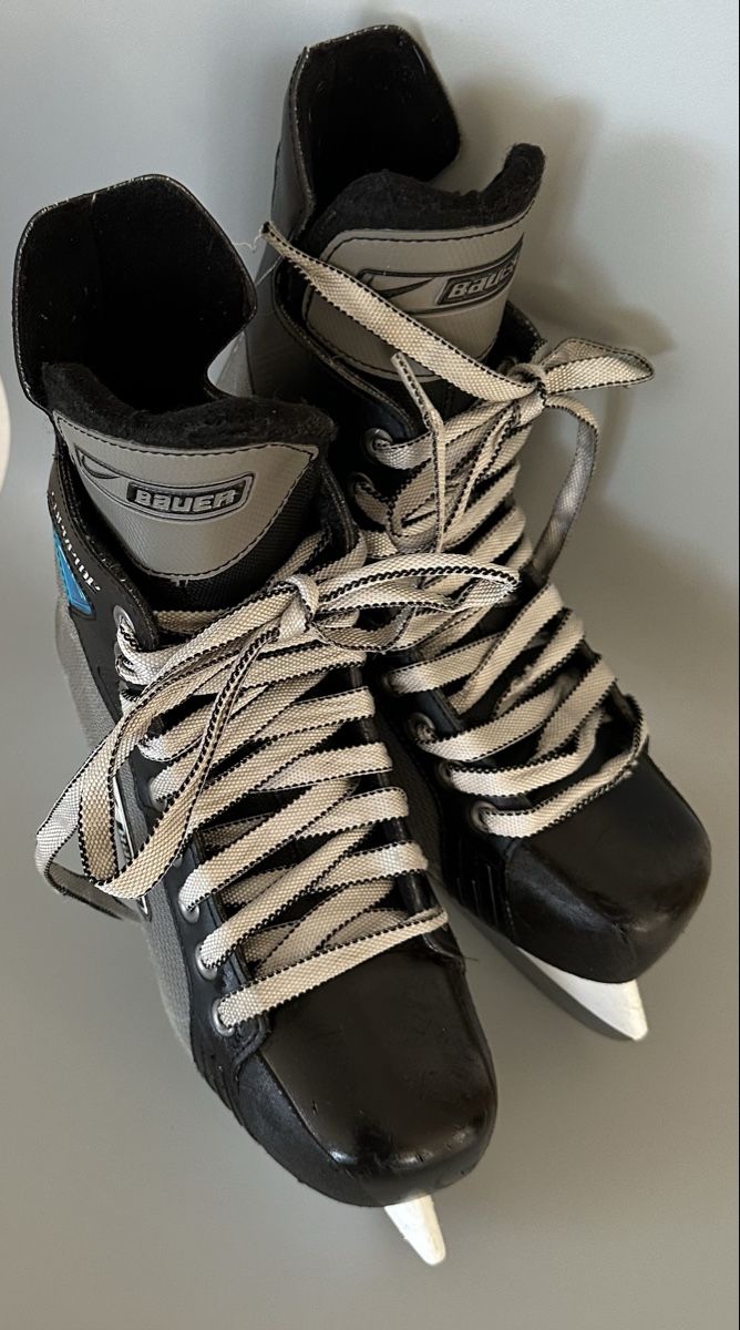 Bauer Pattini da ghiaccio: Schlittschuhe Bauer Supreme Gr. 5, Gr. 38 – Usato da Mauensee venduto da Braut-kleid 1