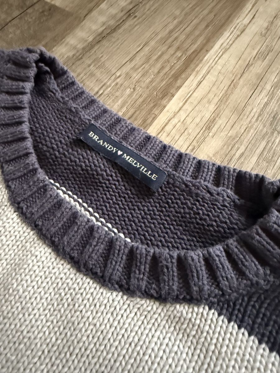 Brandy Melville Maglioni & Felpe: Brandy Melville Pullover gestreift beige/dunkelblau Grösse M – Usato da Rombach venduto da Clothingzzz 2