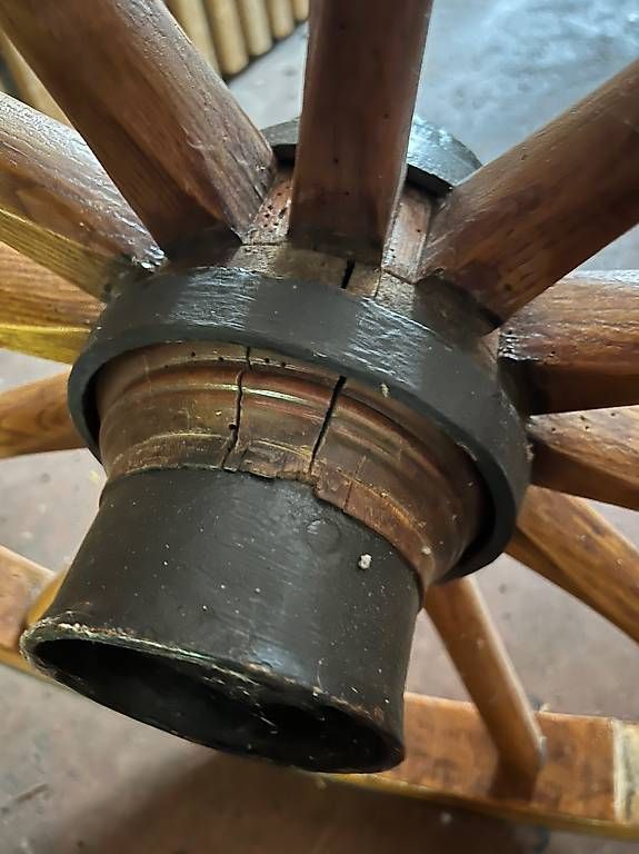 Pneumatici & Ruote complete: Wagenrad aus Holz – Usato da Zweilütschinen venduto da alfredi62 2